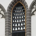 <a href="https://de.wikipedia.org/wiki/Porzellanglockenspiel#cite"target="_blank" rel="noopener">Porzellanglockenspiel</a>