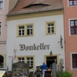 Von außen – na ja …