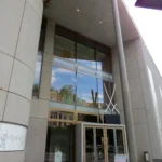 Der Eingang hält, was das Innere verspricht – vielleicht ist´s auch umgekehrt …