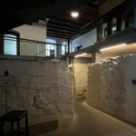 An historischem Gemäuer vorbei. Erstmals wurde der „alte“ Ratskeller 1475 urkundlich erwähnt – so lese ich auf der <a href="https://mueller-restaurants.de/ratskeller.html#geschichte-ratskeller"target="_blank" rel="noopener">Homepage</a>