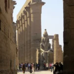 Blick vom Hof Ramses II. zur großen Kolonnade