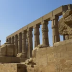 Der große Hof Amenhotep III. (ägyptisch) → Amenophis III. (griechisch)