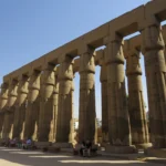 Der große Hof Amenhotep III. – Blick nach Nordosten